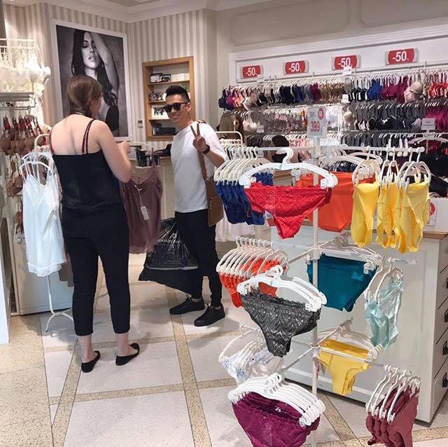 Phương Mỹ Chi lại đăng ảnh gợi cảm mặc tranh cãi - 7