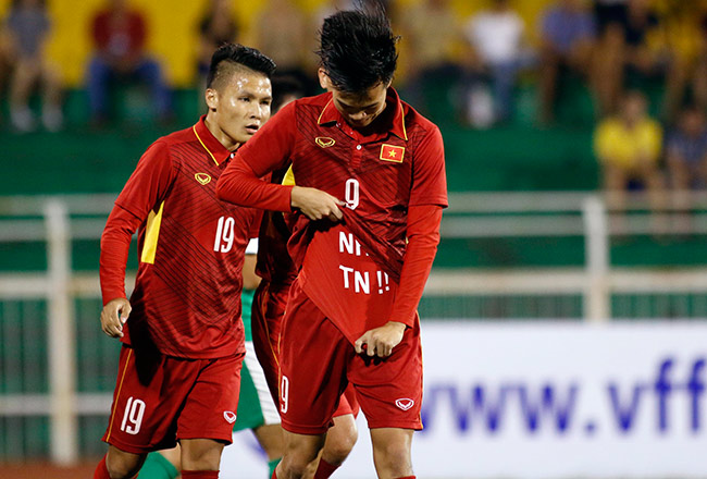 Văn Toàn & bàn thắng "nịnh" bạn gái xinh như hotgirl - 4