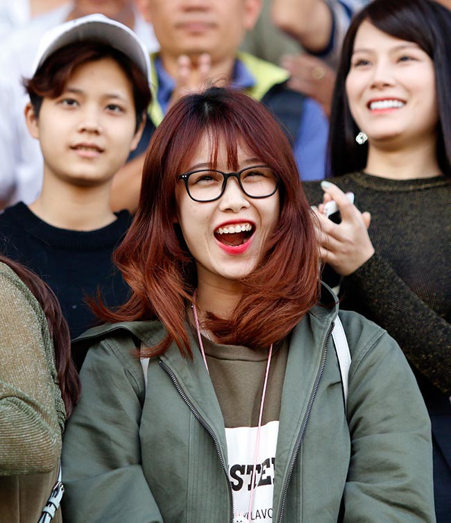 Văn Toàn & bàn thắng "nịnh" bạn gái xinh như hotgirl - 7