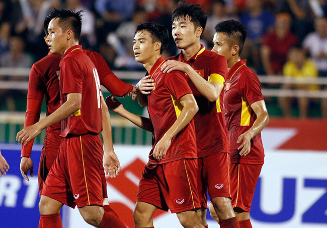 Văn Toàn & bàn thắng "nịnh" bạn gái xinh như hotgirl - 8