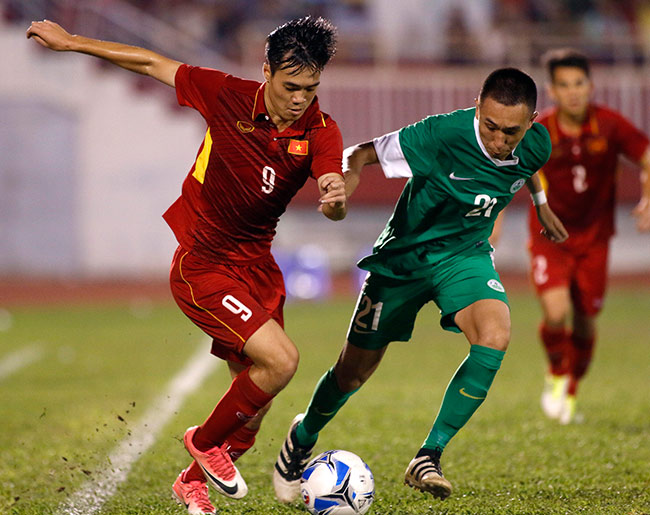 Văn Toàn & bàn thắng "nịnh" bạn gái xinh như hotgirl - 9