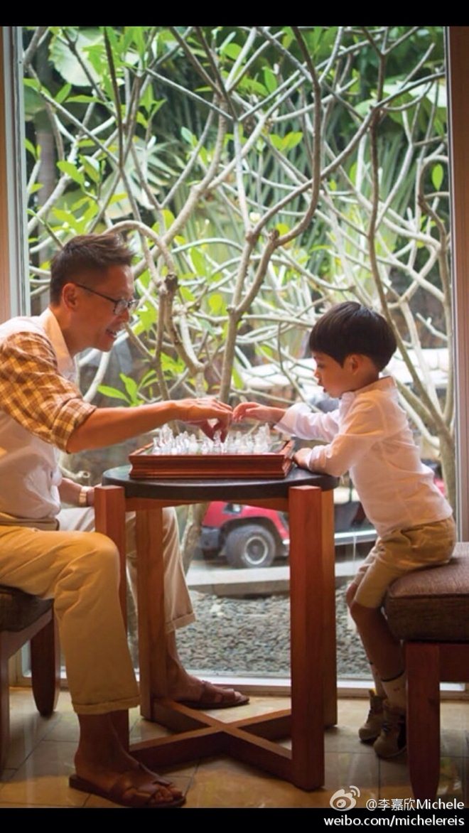 Sống trong nhung lụa, hoa hậu U50 trẻ đẹp như gái 18 - 7