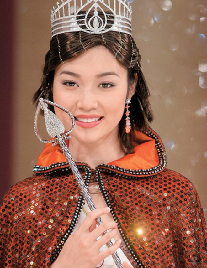 Bị Triệu Vy giật bồ, cuộc sống của hoa hậu Hong Kong thay đổi không ngờ - 1