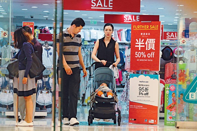 Bị Triệu Vy giật bồ, cuộc sống của hoa hậu Hong Kong thay đổi không ngờ - 7