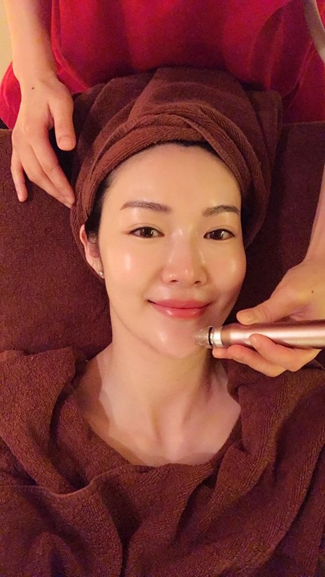 Bị Triệu Vy giật bồ, cuộc sống của hoa hậu Hong Kong thay đổi không ngờ - 8