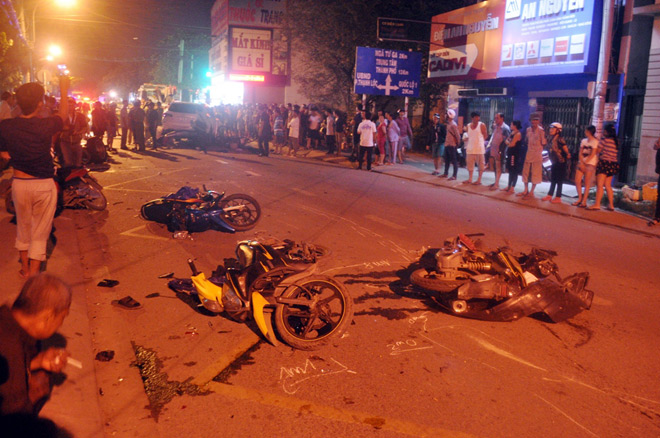 Vụ 13 xe đâm nhau: Nam thanh niên bất lực nhìn bạn thân bị ô tô "điên" cán chết - 3