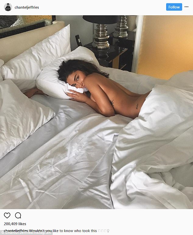 "Nóng bỏng mắt" với ảnh bikini từ hội bạn gái cũ của Justin Bieber - 5