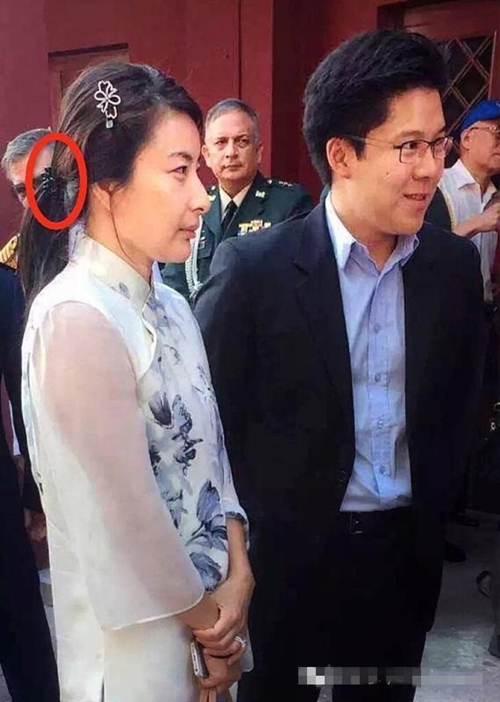 Mỹ nữ lấy tỷ phú: Người khoe khoang tài sản, kẻ ăn mặc "xuề xòa" - 4