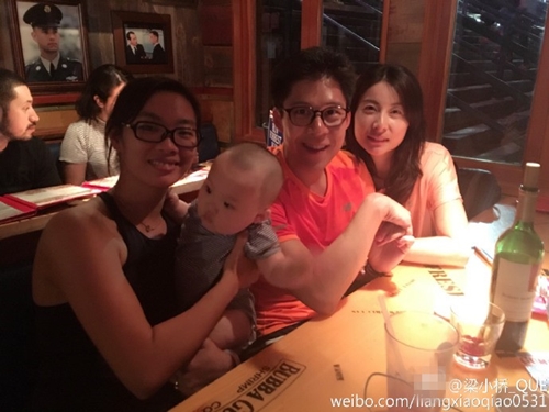 Mỹ nữ lấy tỷ phú: Người khoe khoang tài sản, kẻ ăn mặc "xuề xòa" - 8