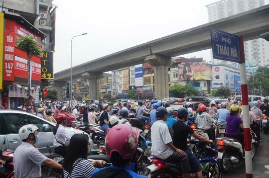 Chủ tịch Hà Nội: Năm 2030 chỉ hạn chế, chứ chưa cấm hẳn xe máy - 1
