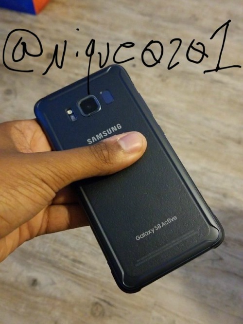 Samsung Galaxy S8 Active hiện nguyên hình - 2