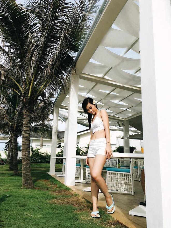 Đông Nhi bị bạn trai “hững hờ” khi cầu hôn ở biển - 3