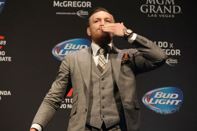 Mayweather giàu gấp 10 vẫn thua xa McGregor về “độ chịu chơi” - 2