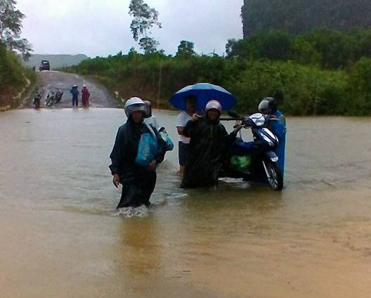Bão số 4 suy yếu, Thanh Hóa - Thừa Thiên Huế tiếp tục có mưa to - 1