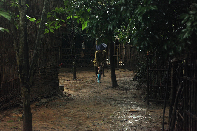 Giáp mặt với gia đình “người rừng” trong khu vườn kì bí - 10