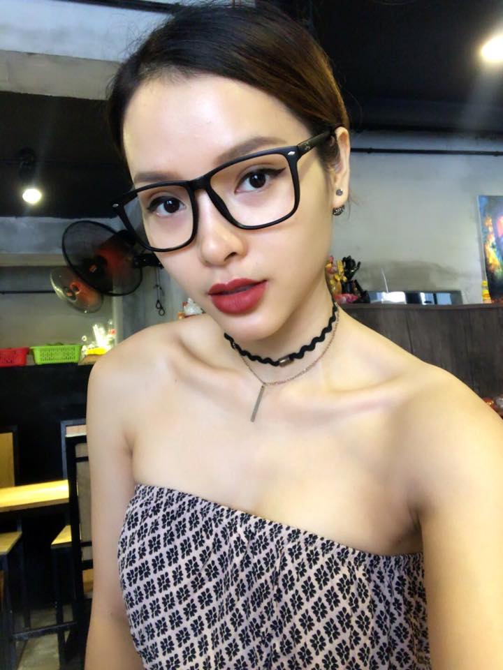 Hoài Linh đăng ảnh chân thon không kém cạnh Hà Hồ - 3