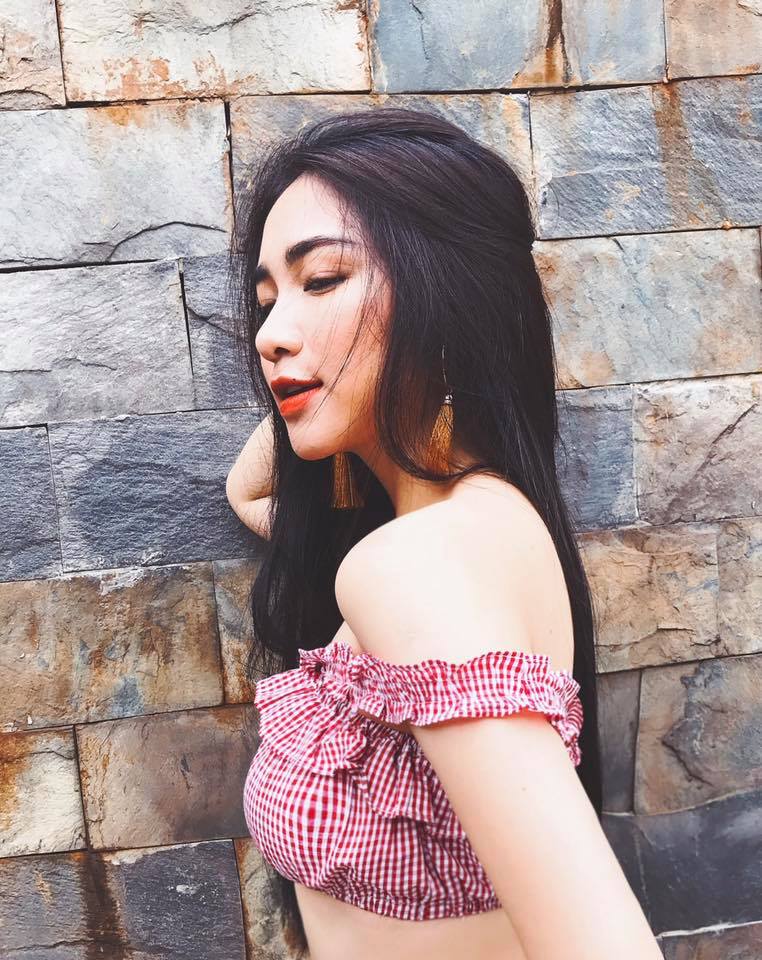 Hoài Linh đăng ảnh chân thon không kém cạnh Hà Hồ - 6