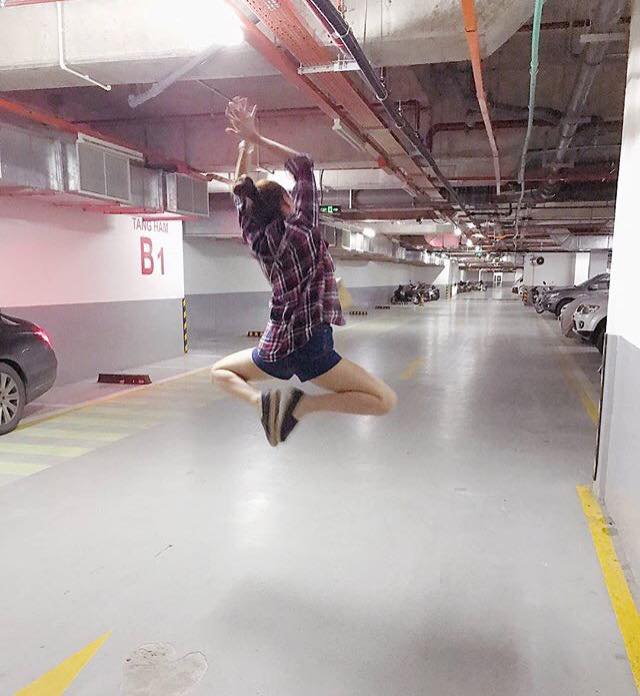 Hoài Linh đăng ảnh chân thon không kém cạnh Hà Hồ - 10