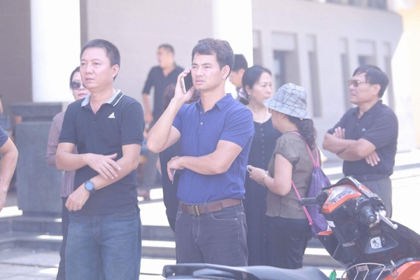 Dàn "Táo Quân" lặng lẽ đến chia buồn đám tang mẹ NS Chí Trung - 7