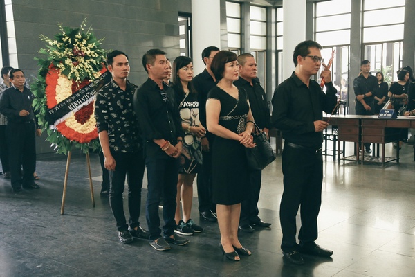 Dàn "Táo Quân" lặng lẽ đến chia buồn đám tang mẹ NS Chí Trung - 6