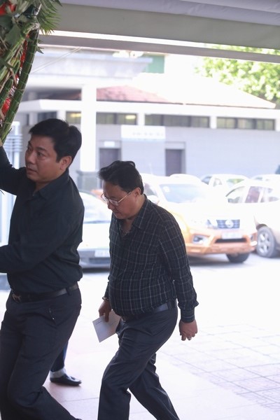 Dàn "Táo Quân" lặng lẽ đến chia buồn đám tang mẹ NS Chí Trung - 7