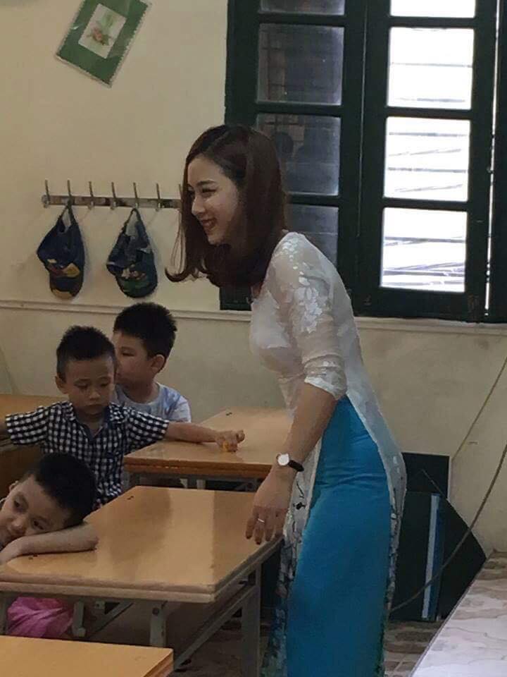 Cô giáo tiểu học xinh như hot girl ở Hà Nội gây sốt - 1