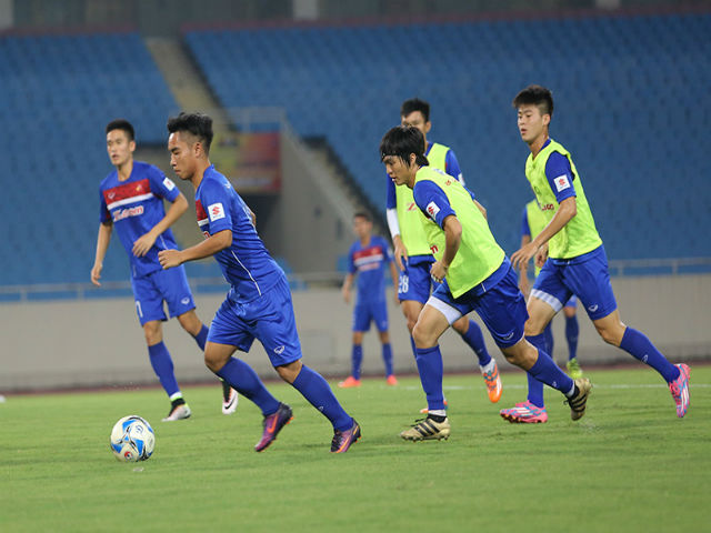 U23 Việt Nam luyện “bài tủ”: Bất ngờ từ đội hình 2 - 5