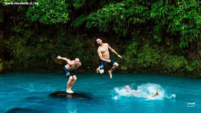 Giải mã màu nước xanh bí ẩn của dòng sông ở Costa Rica - 3