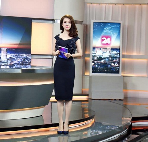 Nữ MC gắn bó 11 năm với VTV gợi cảm bội phần khi không lên sóng - 5