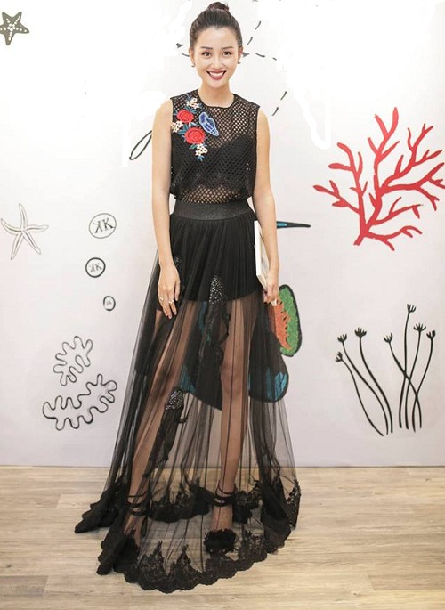 Nữ MC gắn bó 11 năm với VTV gợi cảm bội phần khi không lên sóng - 12