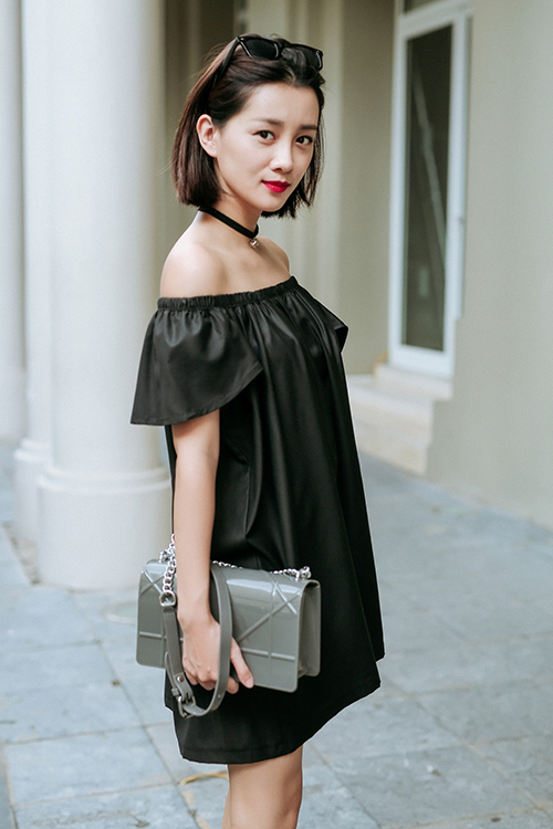 Nữ MC gắn bó 11 năm với VTV gợi cảm bội phần khi không lên sóng - 13