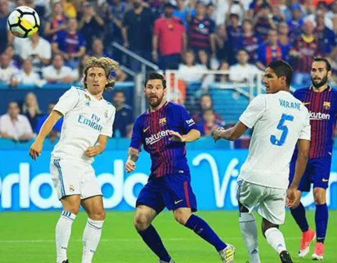 Real Madrid - Barcelona: Siêu sao bùng nổ, đăng quang vô địch - 1