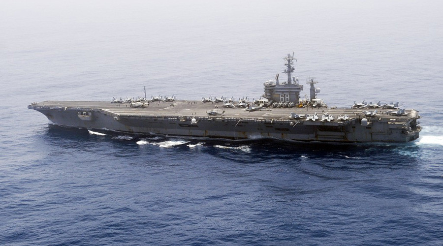 Tàu sân bay Mỹ liên tiếp bắn cảnh cáo tàu Iran - 1