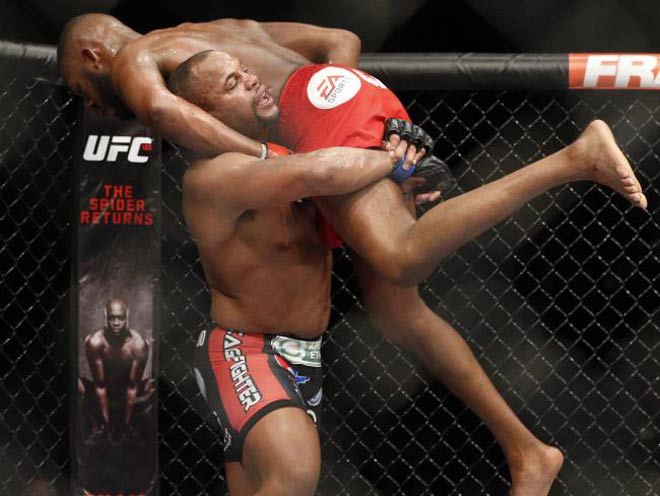 Chi tiết siêu kinh điển UFC, Jones - Cormier: Kết cục cay đắng (KT) - 3