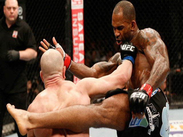 UFC: 40 giây, ”loạn xạ quyền” và kết thúc ngã ngửa