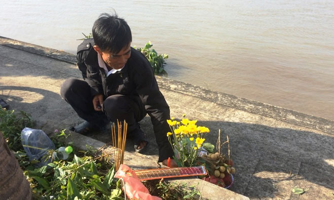 Vụ chìm ghe 2 người mất tích: “Gọi mẹ và em gái khàn giọng nhưng không thấy trả lời” - 3