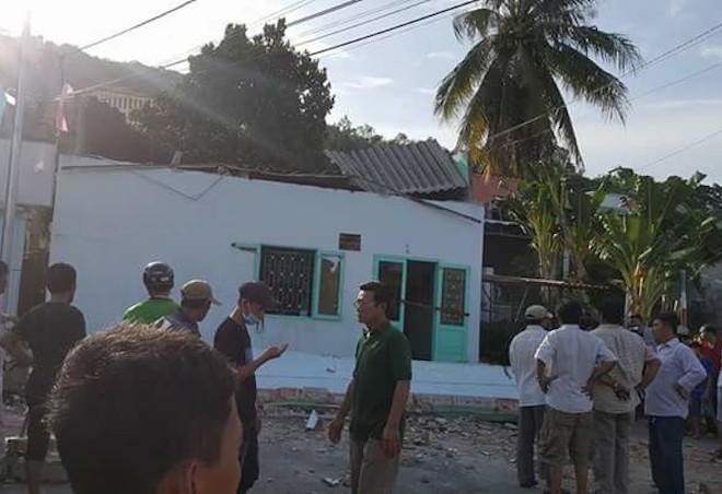 Vụ ban công sập đè chết 3 người: “Họ không kịp la hét gì” - 2
