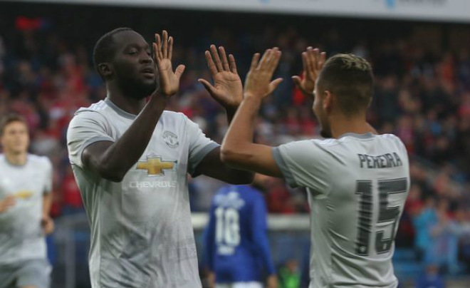 MU thắng đậm, &#34;triệu&#34; fan phát cuồng Lukaku, chế giễu Morata - 3