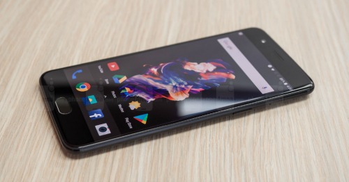 OnePlus 5 vừa ra mắt đã dính lỗi hao pin - 1