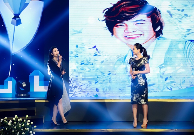 Cố ca sỹ Wanbi Tuấn Anh &#34;trở về&#34; trên sân khấu khiến triệu khán giả nghẹn ngào - 1