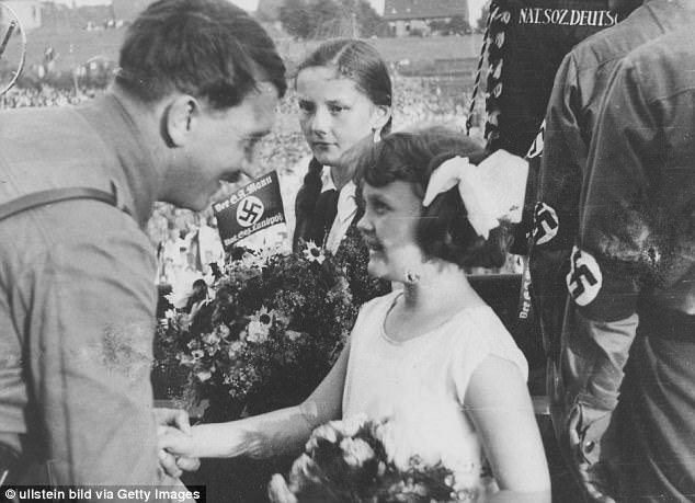 Hitler dùng đội quân nữ 10-18 tuổi, đẩy ra trận bắn người - 3