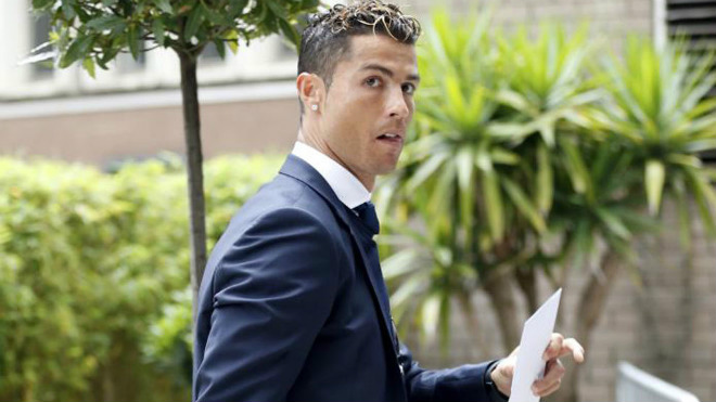 Ronaldo kết thúc phiên điều trần trốn thuế, tránh mặt báo chí - 1