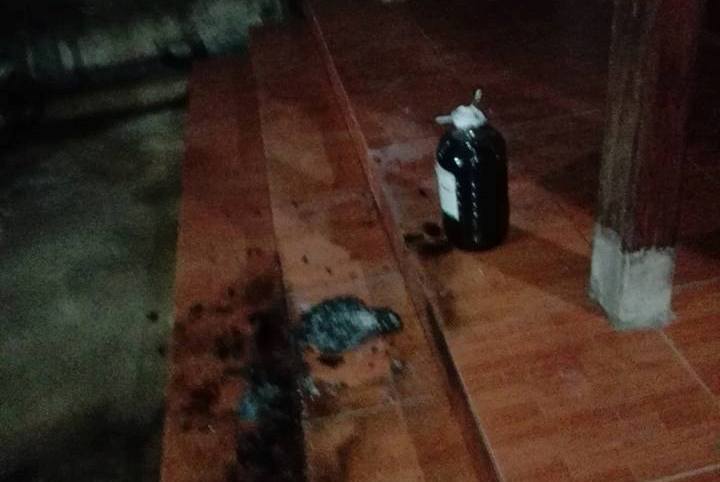 Táo tợn ném bom xăng vào nhà nguyên Bí thư Huyện ủy Hương Khê - 1
