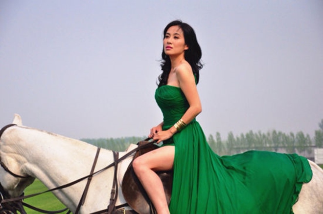 Hai bóng hồng nóng bỏng khiến Ngô Kinh chấp nhận chịu trói cả đời - 9