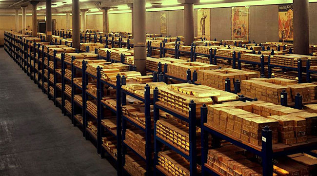 Giá vàng hôm nay 2/8: Thị trường chần chừ chờ thứ 6 - 1