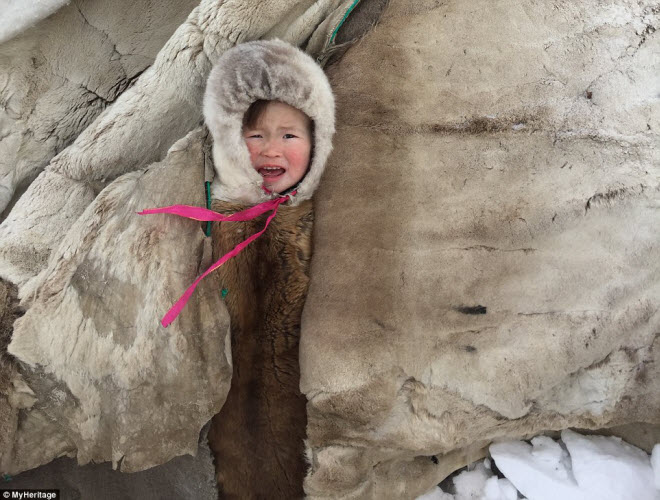 Cuộc sống của bộ lạc chuyên ăn thịt sống ở Siberia - 2