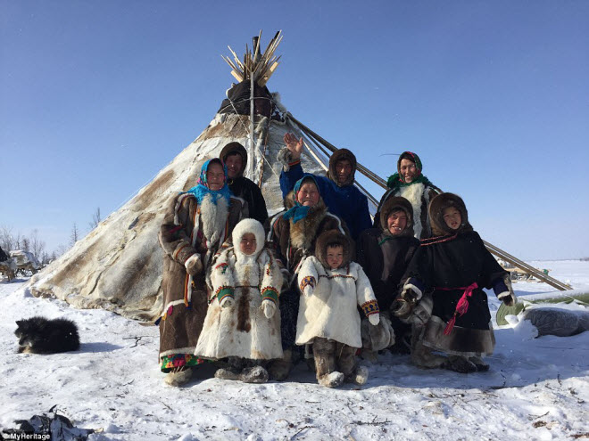 Cuộc sống của bộ lạc chuyên ăn thịt sống ở Siberia - 5
