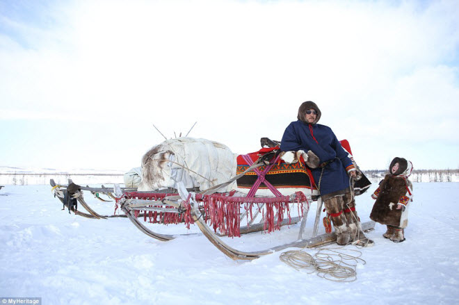 Cuộc sống của bộ lạc chuyên ăn thịt sống ở Siberia - 10
