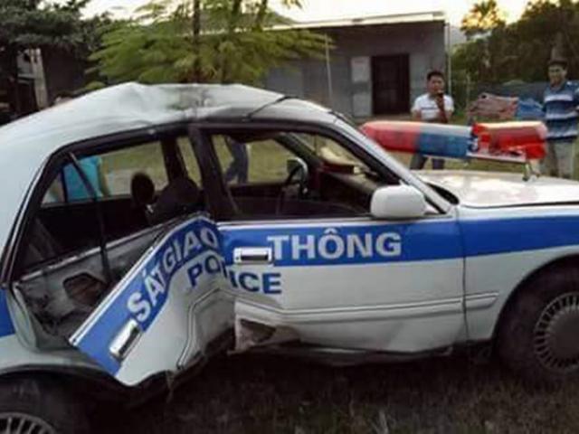 Xe CSGT Quảng Ninh lật nhào khi truy đuổi tội phạm ma túy
