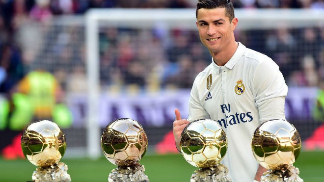 Ronaldo nghi trốn thuế: Không sợ đi tù, chỉ lo Messi cướp Bóng vàng - 1